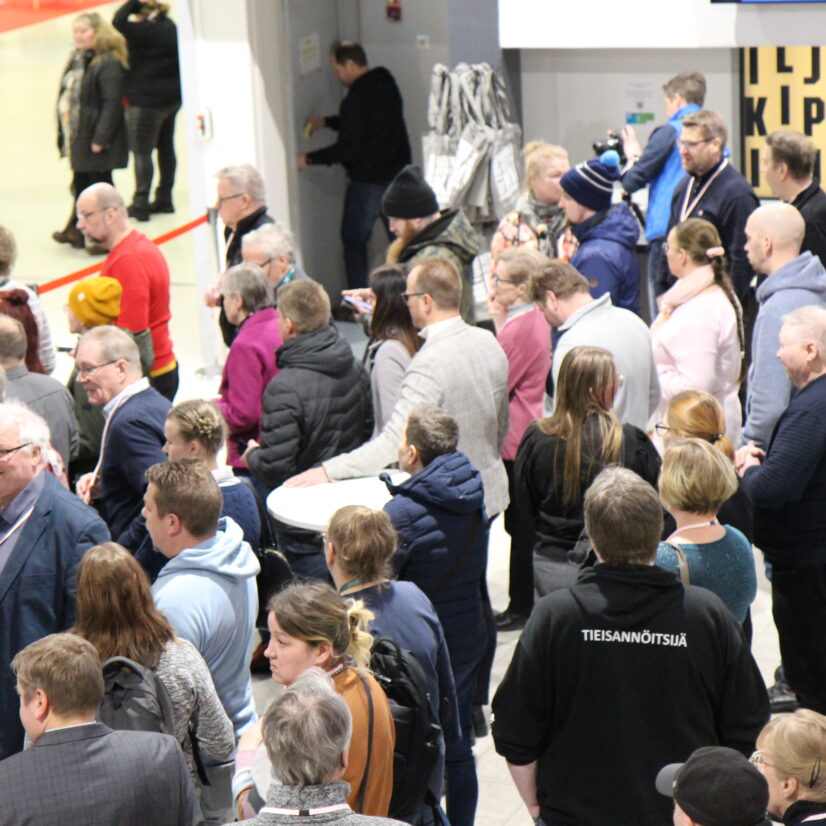 Yleisöä tapahtumassa.