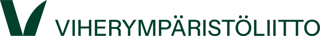Tummanvihreä logo, jossa vasemmalla puolella on rohkea V-kirjain ja oikealla puolella sana VIHERYMPÄRISTÖLIITTO isoilla kirjaimilla valkoisella pohjalla. .