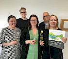 Kirjajulkkarit. Kuvassa vasemmalta oikealle: Cleo Bade, Aapo Pihkala, Emilia Weckman, Jyrki Sinkkilä ja Kati Saonegin.
